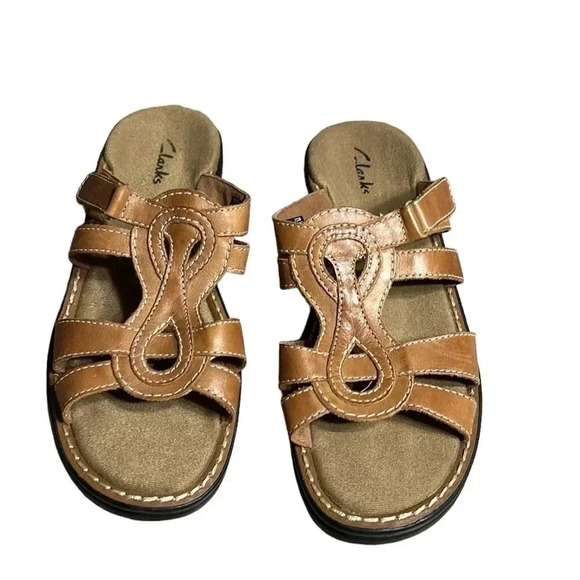 Clark s sandals ,Men size 7, Tan color,leather upper,slip on,velcro adjustable - Picture 4 of 10